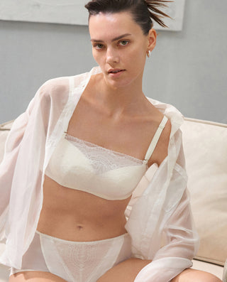 Aimer Flexible Wire Bandeau Bra